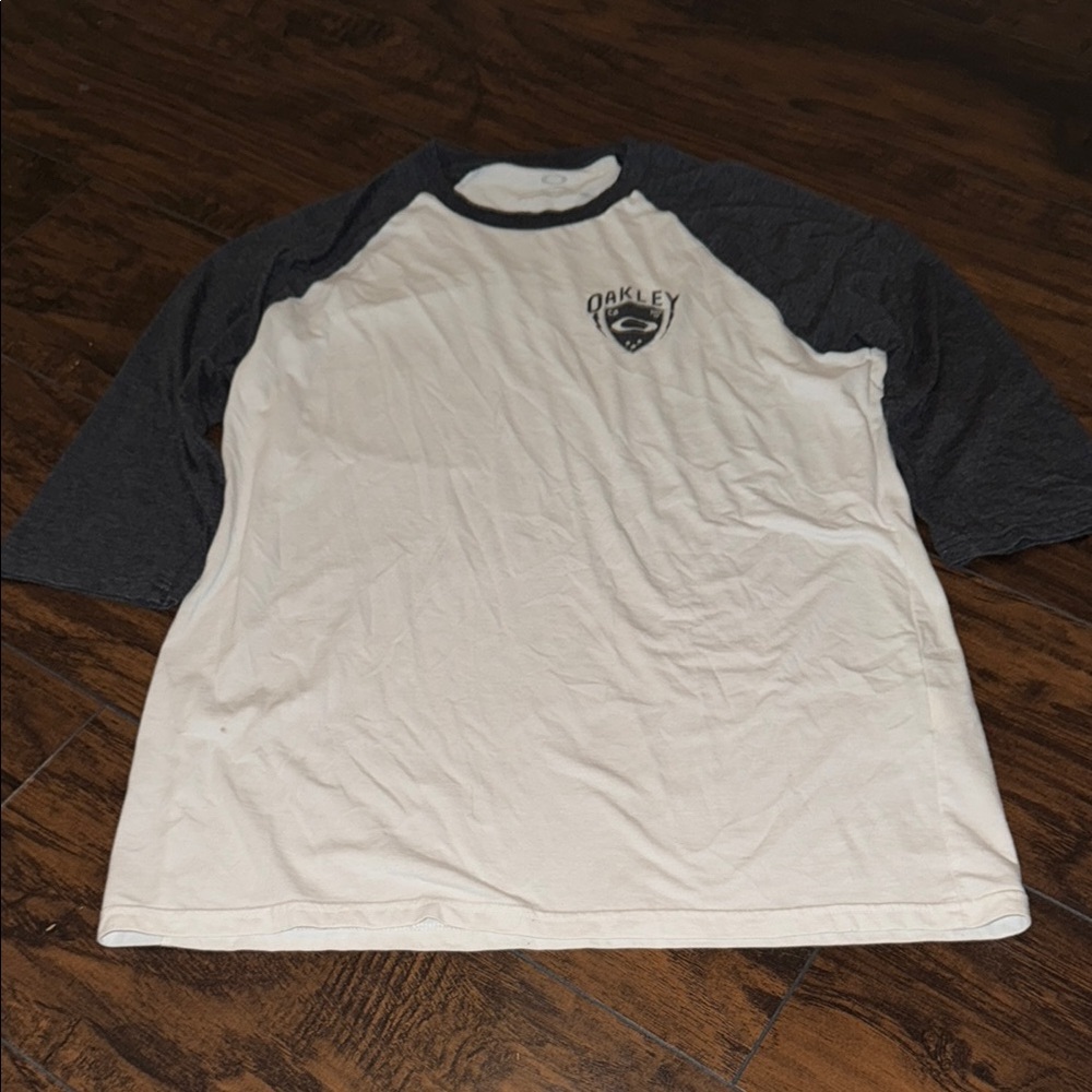 Oakley Men's White and Gray Raglan Shirt